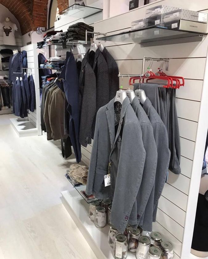 arredamento negozio abbigliamento retail valma novara romagnano (27)